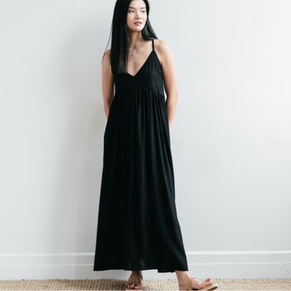 Emerson Fry Dresses & Skirts - ✂️ Emerson Fry Flutter Maxi Dress